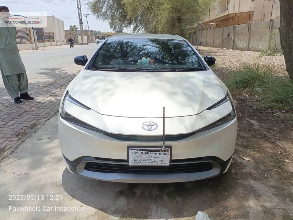 Toyota Prius 2023 for Sale in Multan Image-1