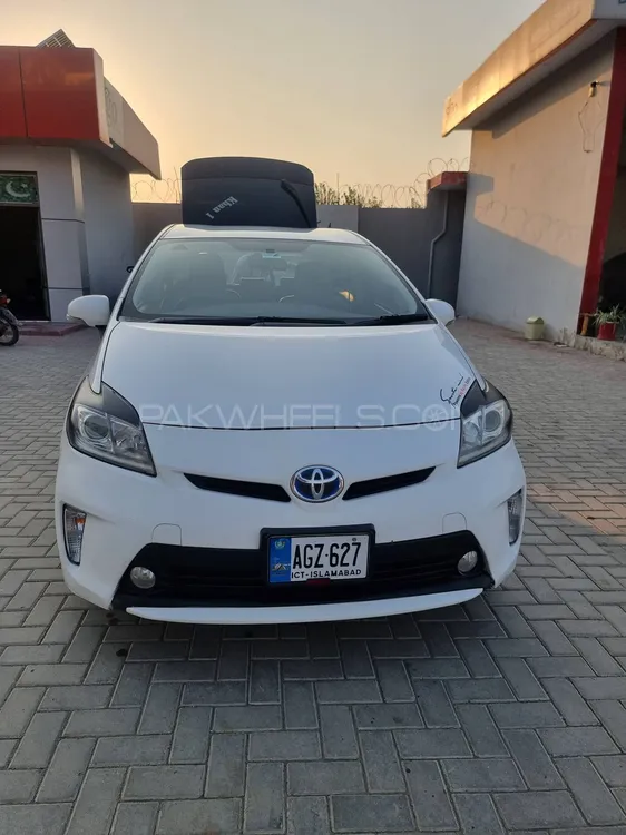 Toyota Prius 2013 for Sale in Mardan Image-1