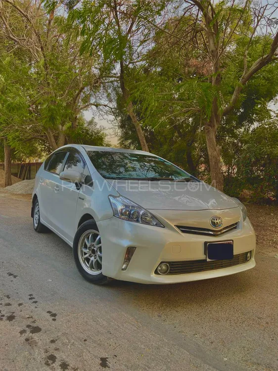 Toyota Prius 2012 for Sale in Karachi Image-1