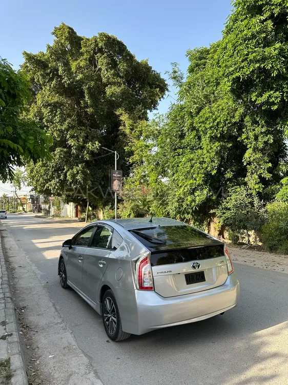 Toyota Prius 2013 for Sale in Peshawar Image-1
