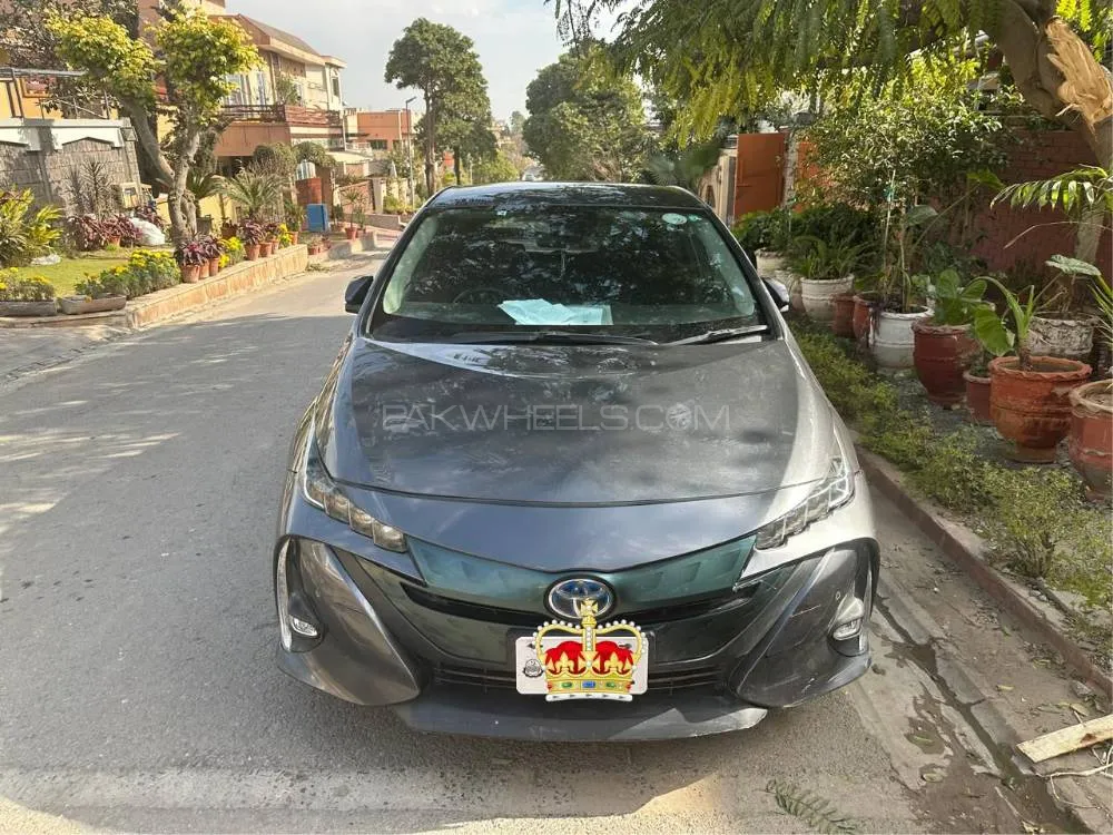 Toyota Prius 2018 for Sale in Islamabad Image-1