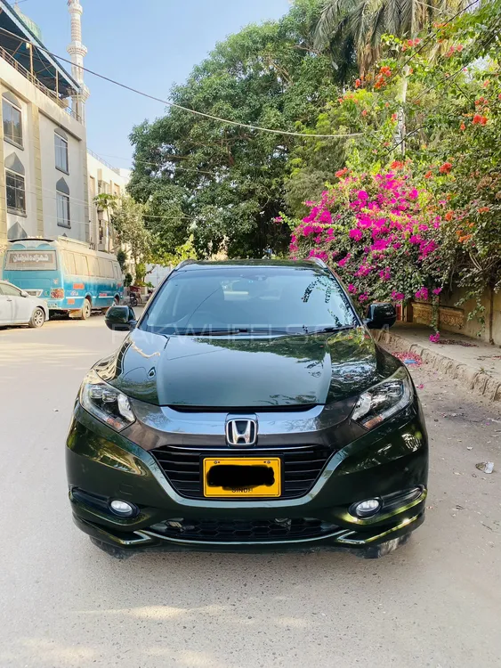 Honda Vezel 2014 for Sale in Karachi Image-1
