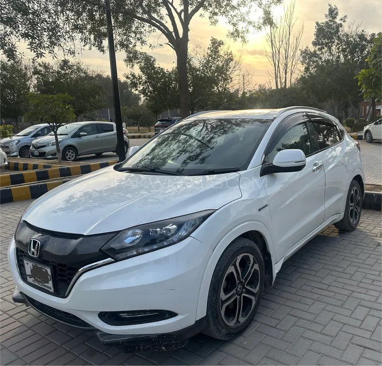 Honda Vezel 2016 for Sale in Peshawar Image-1