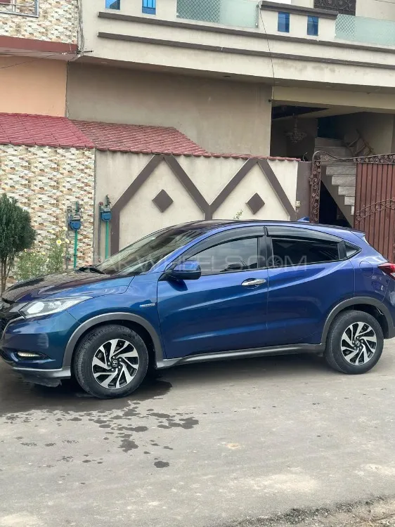 Honda Vezel 2017 for Sale in Lahore Image-1