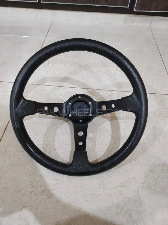 Momo Steering Wheel with Bosskit Image-1