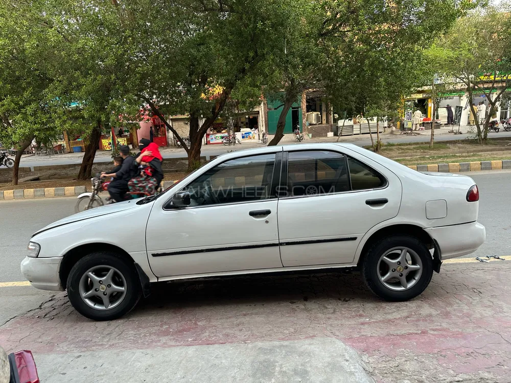 Nissan Sunny 1998 for Sale in Lahore Image-1