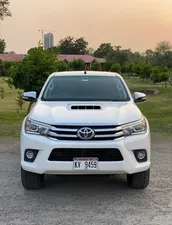 Toyota Hilux Revo V Automatic 3.0  2017 for Sale