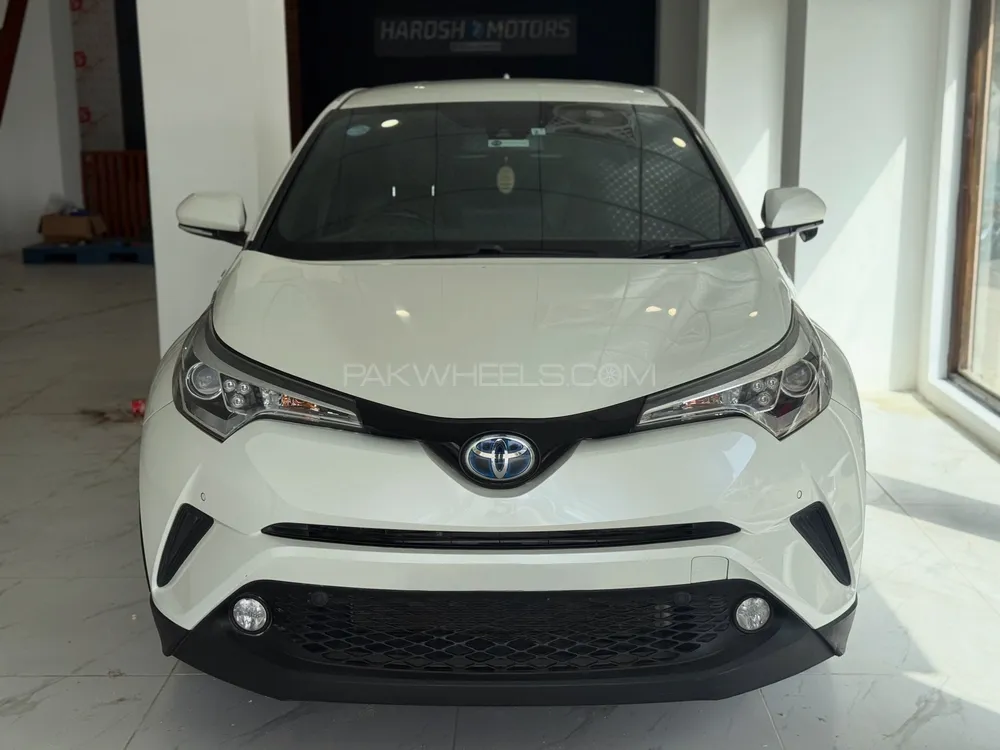 Toyota C-HR 2017 for Sale in Karachi Image-1