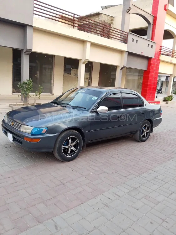 Toyota Corolla 1996 for Sale in Kot Momin Image-1