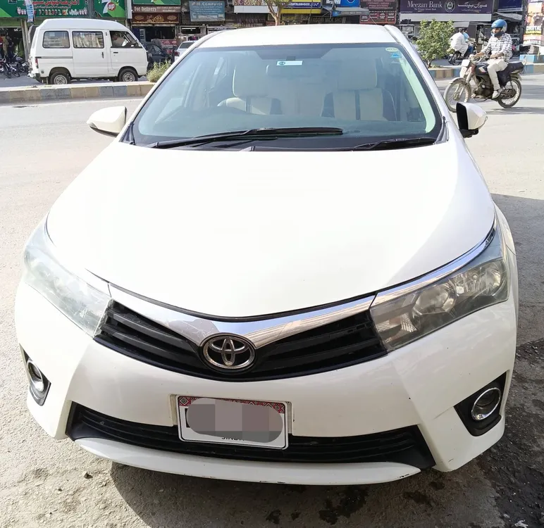 Toyota Corolla 2015 for Sale in Karachi Image-1