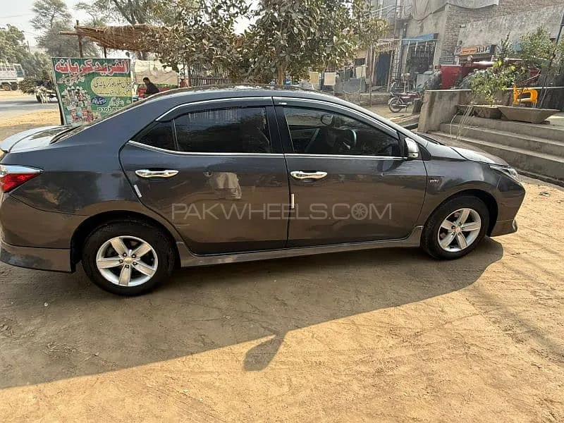 Toyota Corolla 2017 for Sale in Lahore Image-1