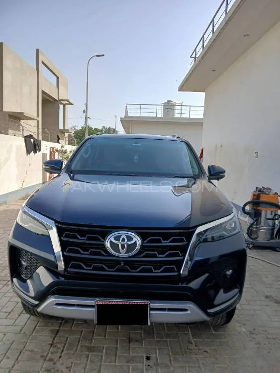 Toyota Fortuner 2021 for Sale in Karachi Image-1