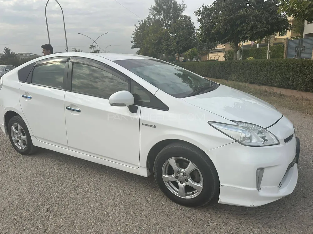 Toyota Prius 2012 for Sale in Peshawar Image-1