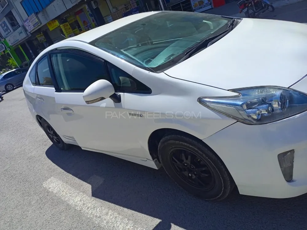 ٹویوٹا پریوس 2015 for Sale in اسلام آباد Image-1