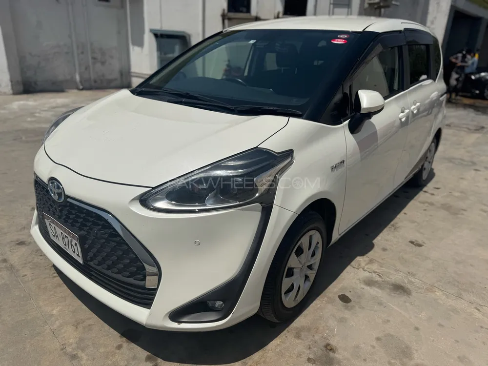 Toyota Sienta 2019 for Sale in Islamabad Image-1