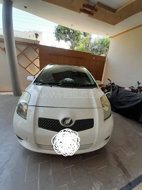 Toyota Vitz 2006 for Sale in Multan Image-1
