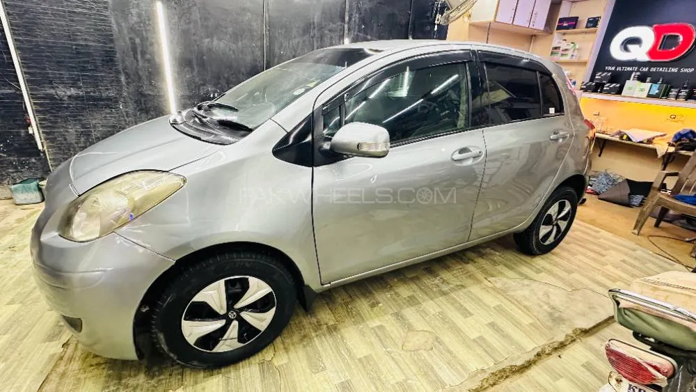 Toyota Vitz 2010 for Sale in Karachi Image-1
