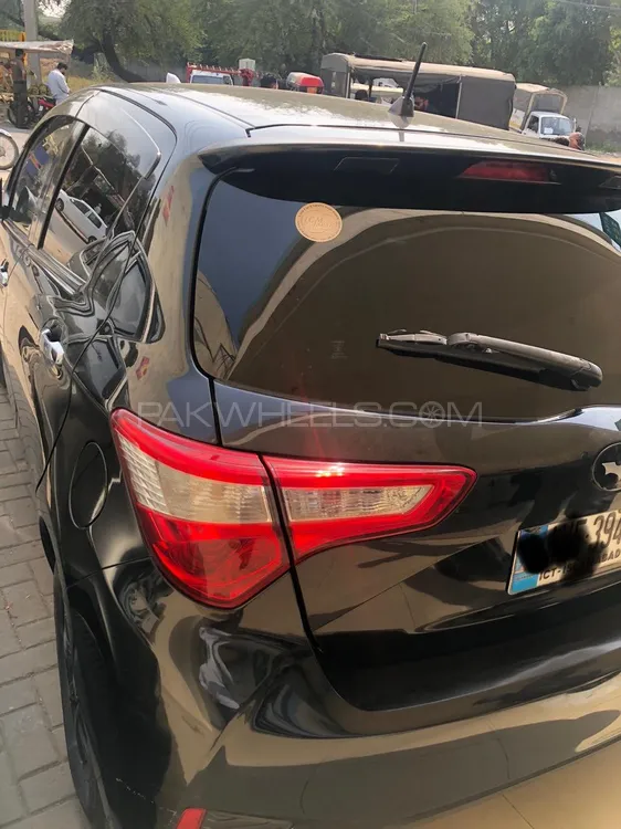 Toyota Vitz 2018 for Sale in Lahore Image-1