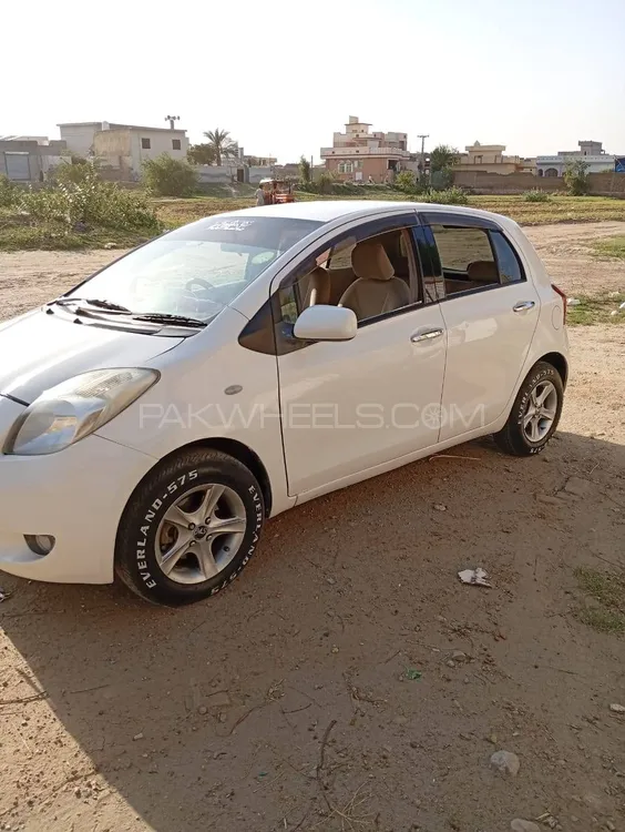Toyota Vitz 2012 for Sale in Talagang Image-1