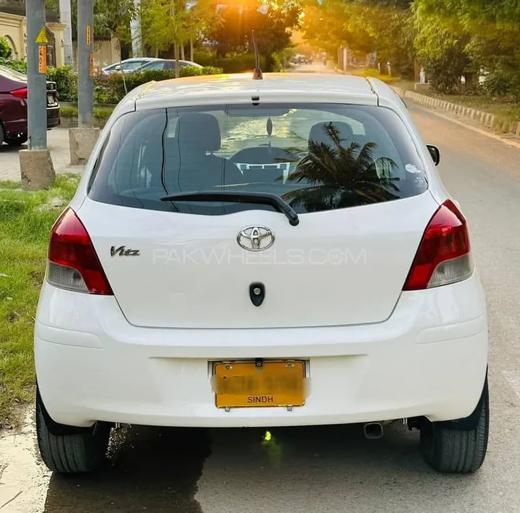 Toyota Vitz 2007 for Sale in Karachi Image-1