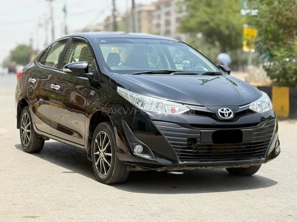 Toyota Yaris Sedan 2021 for Sale in Karachi Image-1