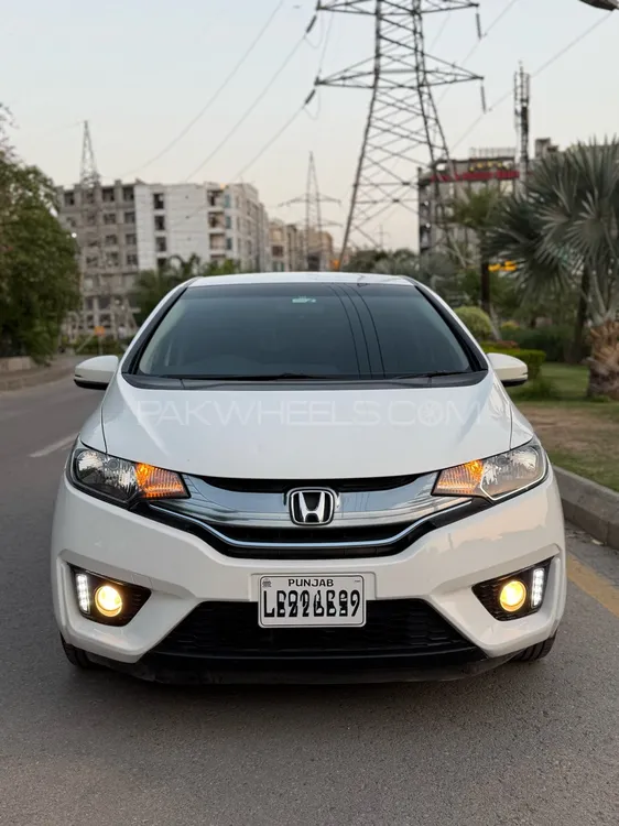 Honda Fit 2013 for Sale in Islamabad Image-1