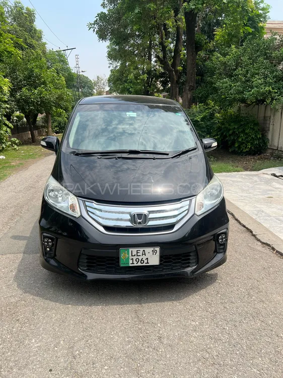 Honda Freed 2013 for Sale in Lahore Image-1