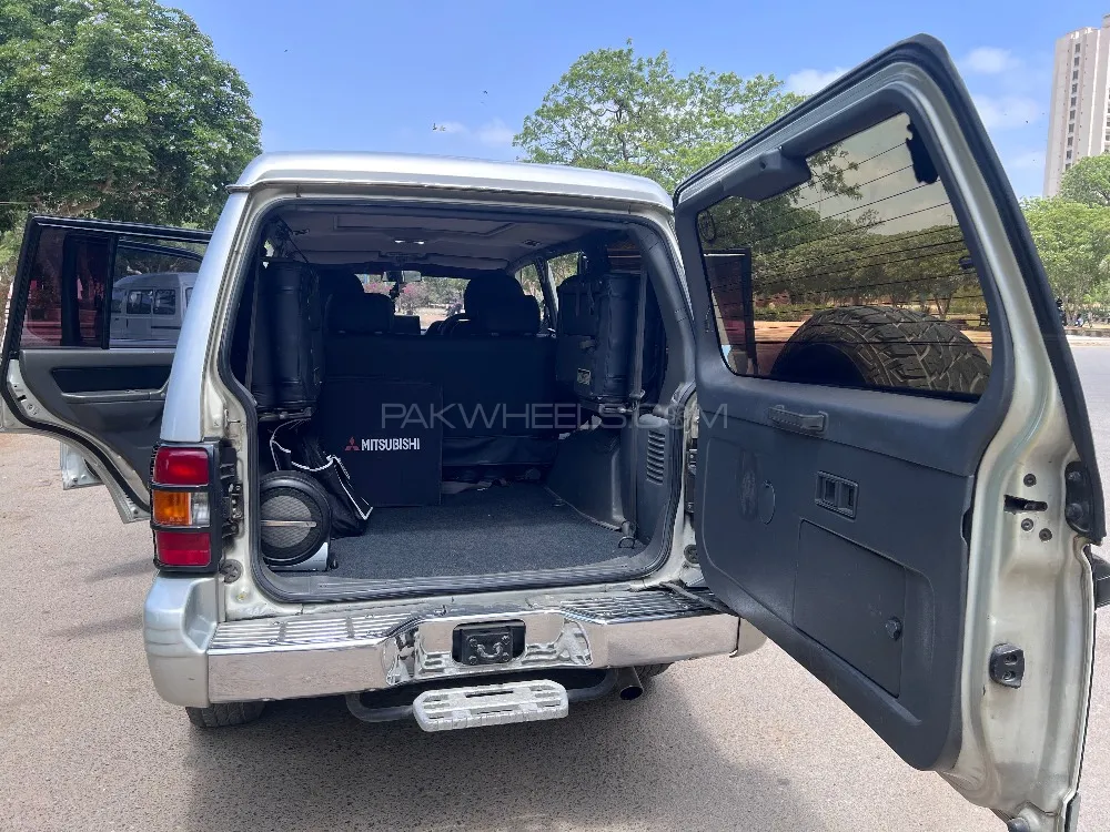 مٹسوبیشی پجیرو 1995 for Sale in کراچی Image-1