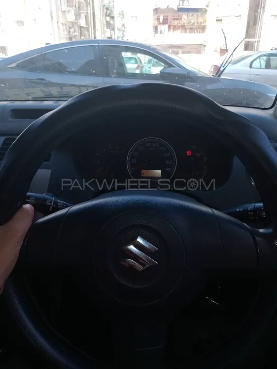 Suzuki Swift 2015 for Sale in Karachi Image-1