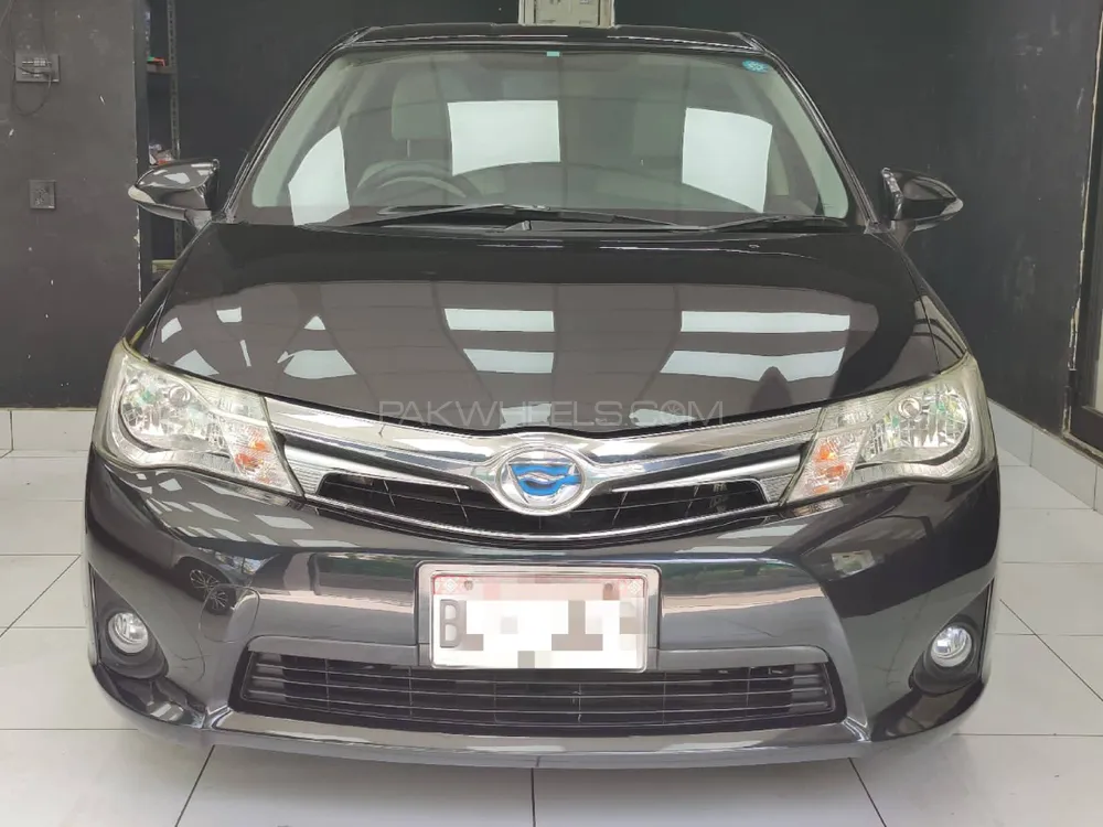 Toyota Corolla Axio 2014 for Sale in Karachi Image-1