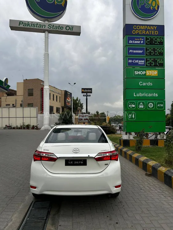 Toyota Corolla 2015 for Sale in Peshawar Image-1