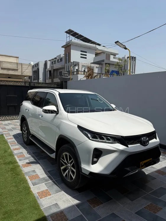 Toyota Fortuner 2021 for Sale in Mian Channu Image-1