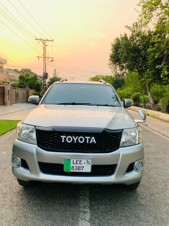 Toyota Hilux 2015 for Sale in Lahore Image-1