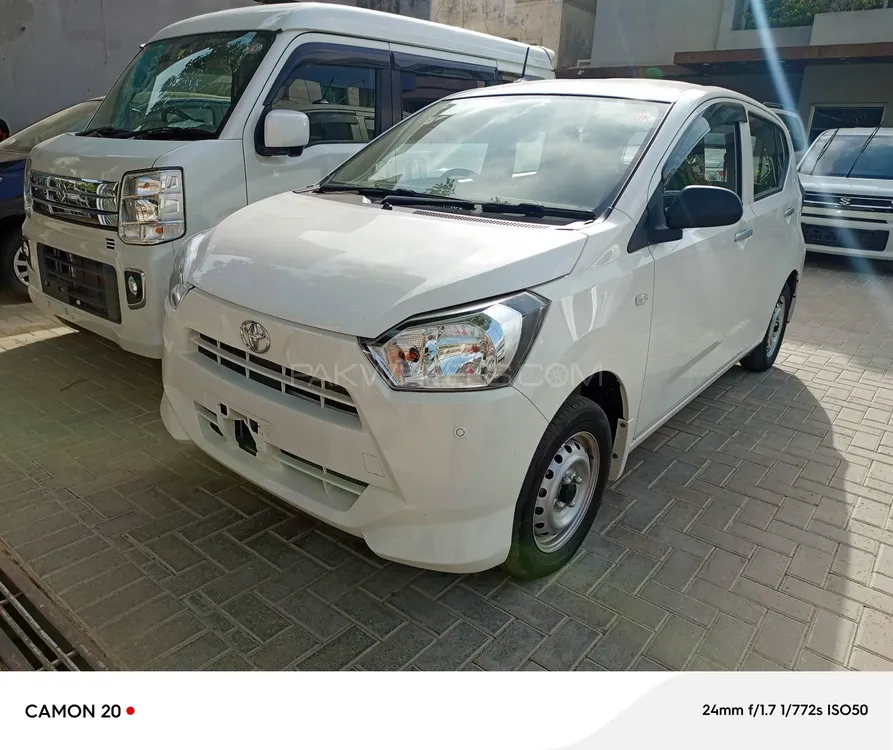 Toyota Pixis Epoch 2022 for Sale in Karachi Image-1