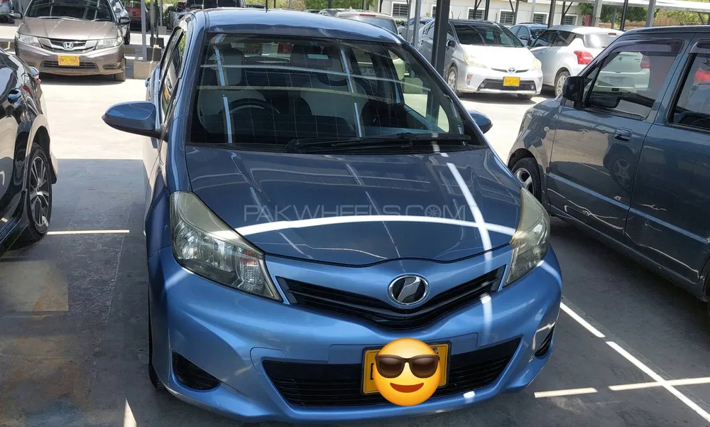 Toyota Vitz 2011 for Sale in Karachi Image-1