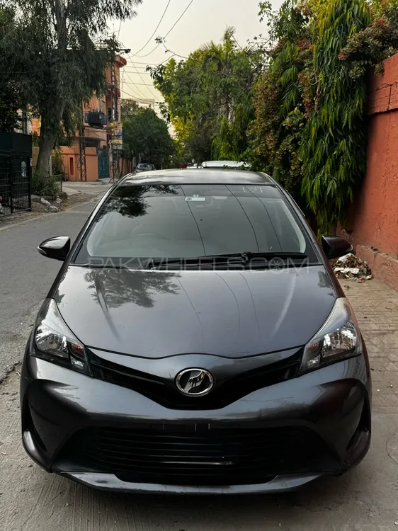Toyota Vitz 2014 for Sale in Lahore Image-1
