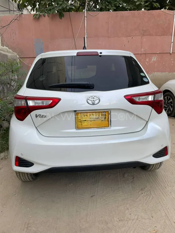 Toyota Vitz 2017 for Sale in Karachi Image-1