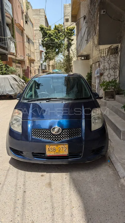Toyota Vitz 2007 for Sale in Karachi Image-1