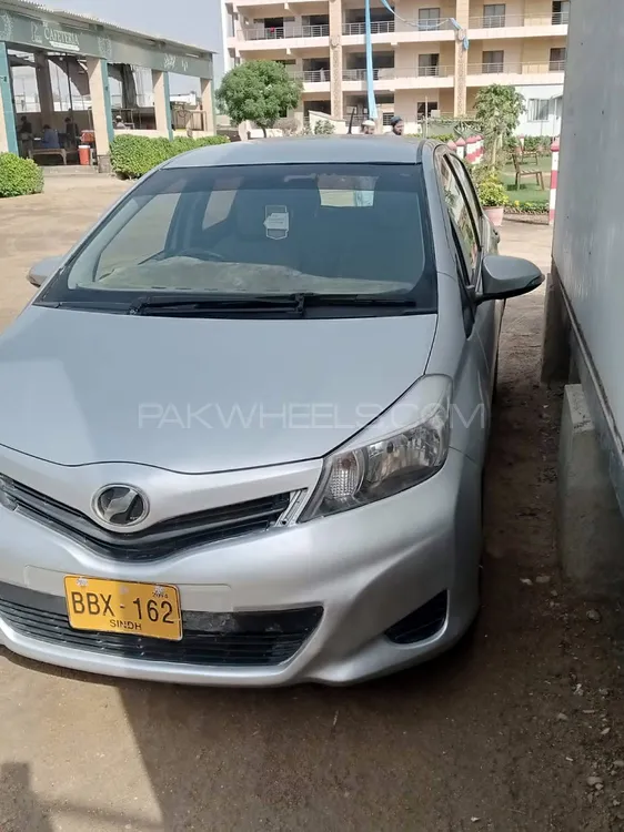Toyota Vitz 2014 for Sale in Karachi Image-1