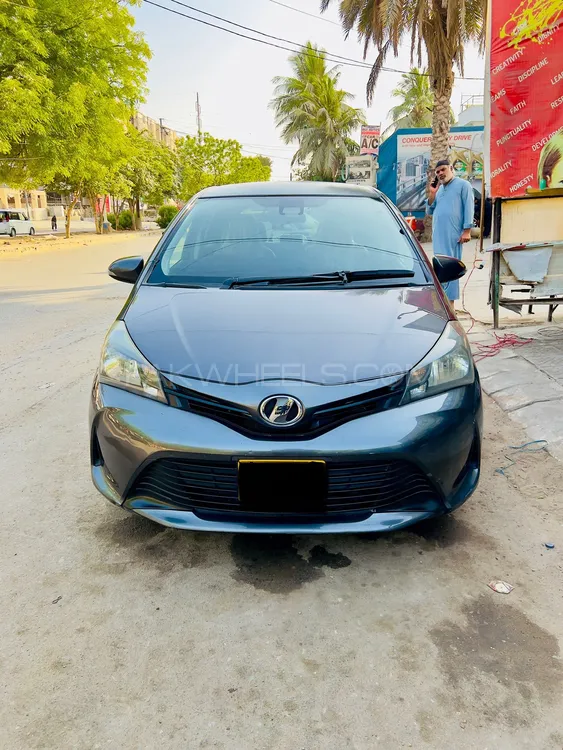 Toyota Vitz 2016 for Sale in Karachi Image-1