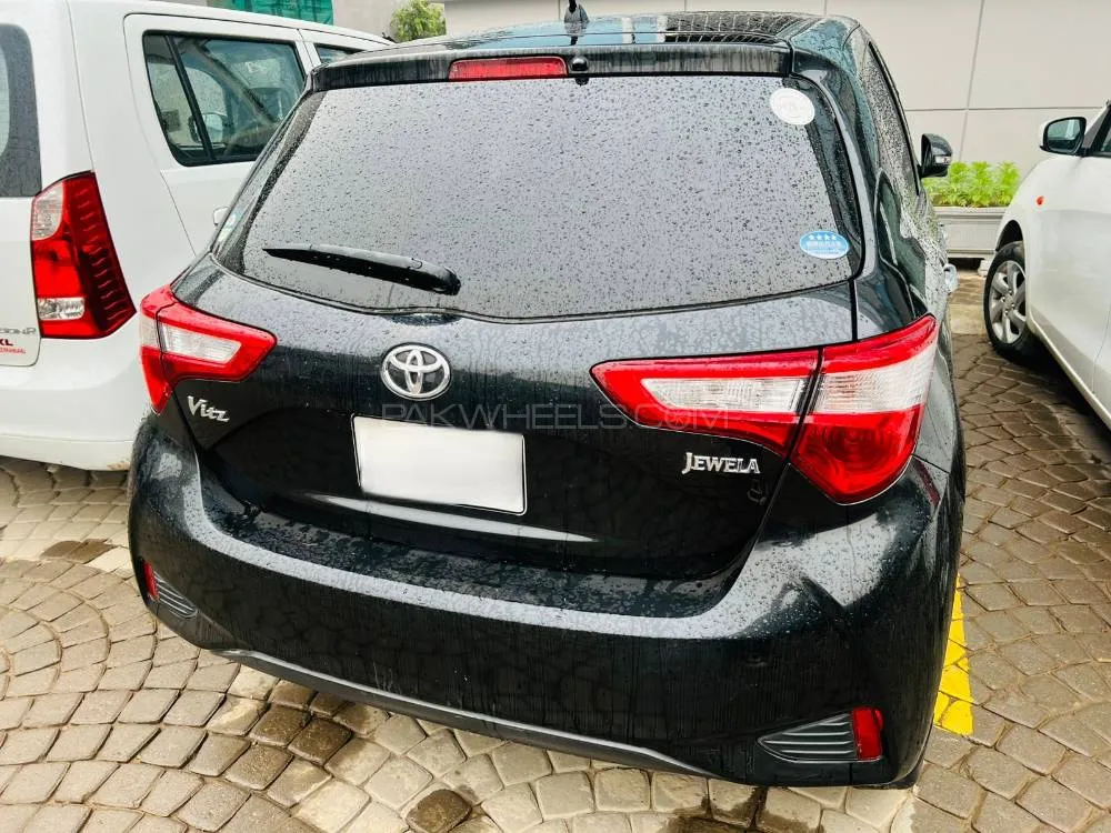 Toyota Vitz 2019 for Sale in Daska Image-1