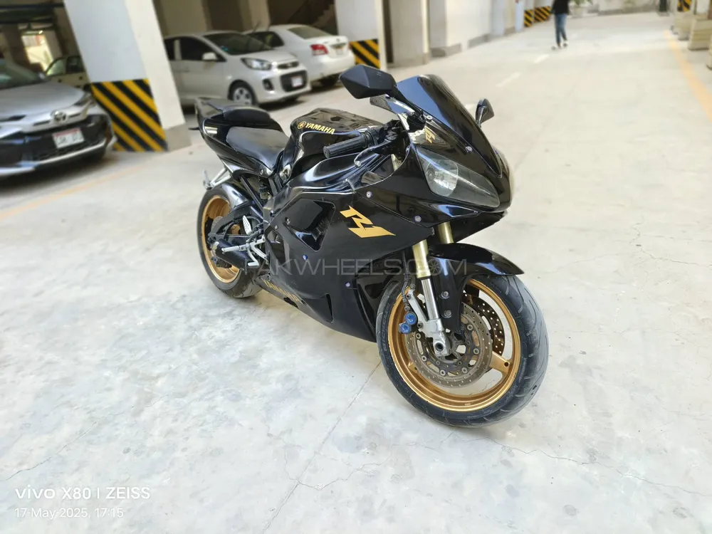 Yamaha YZF-R1 2002 for Sale Image-1
