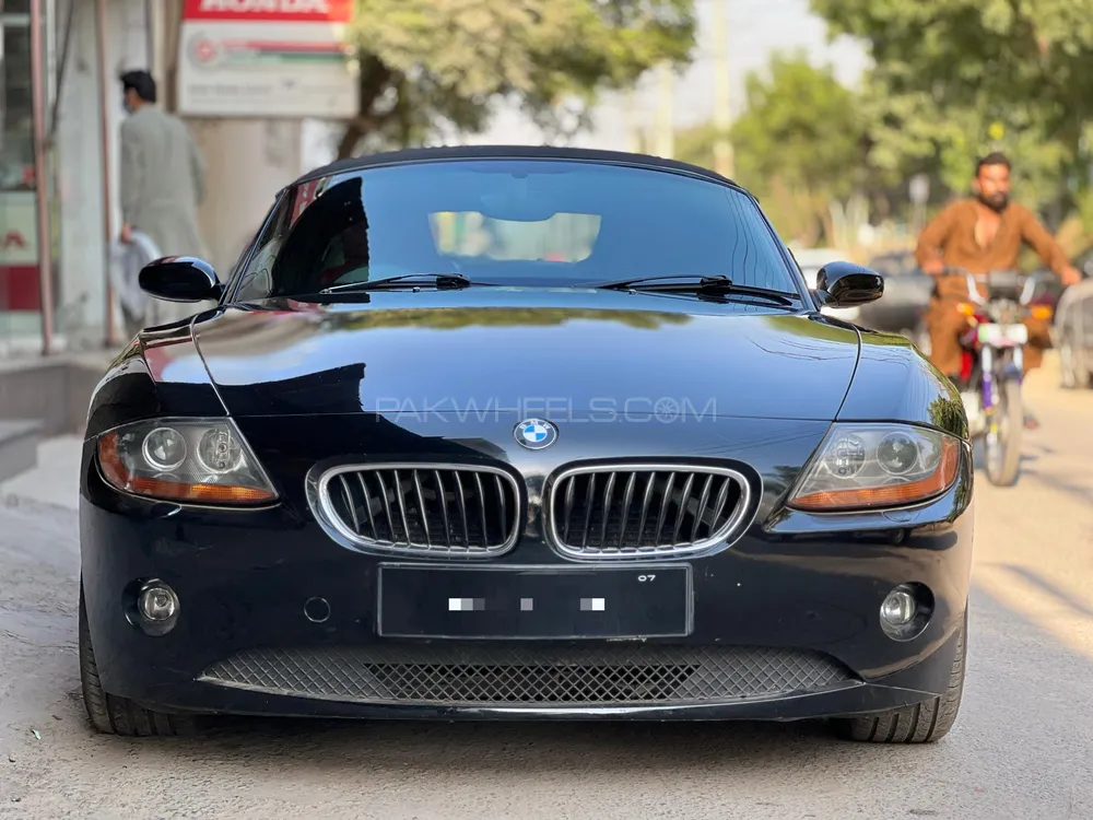 BMW Z4 2004 for Sale in Faisalabad Image-1