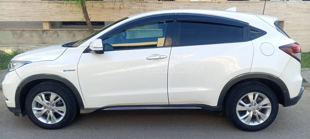 Honda Vezel 2014 for Sale in Islamabad Image-1