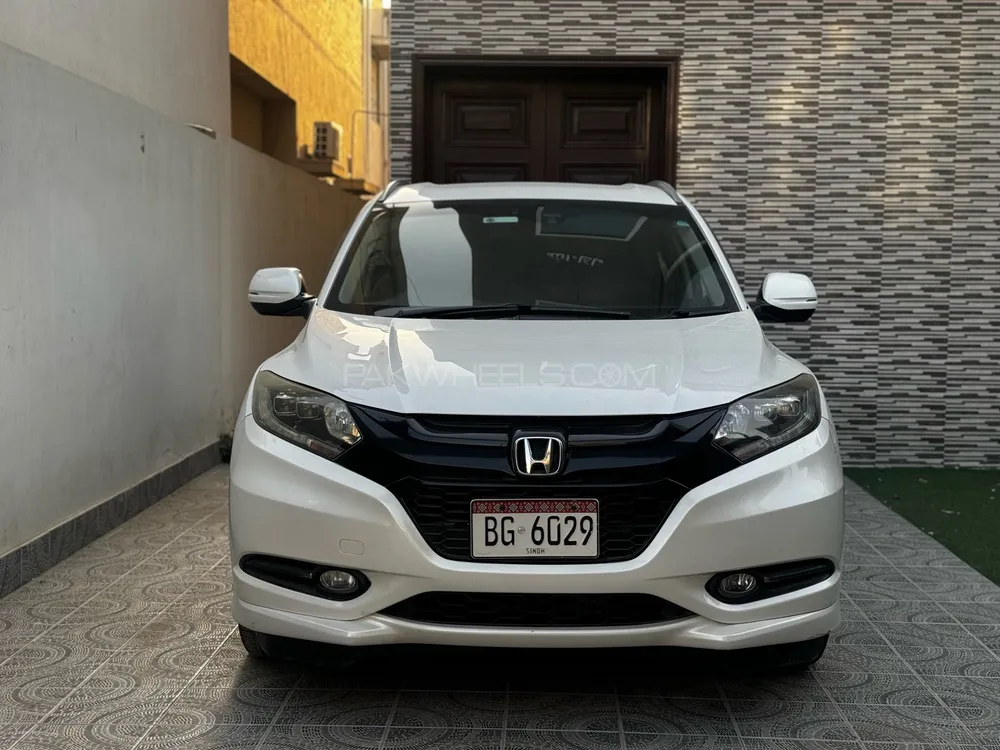 Honda Vezel 2015 for Sale in Karachi Image-1