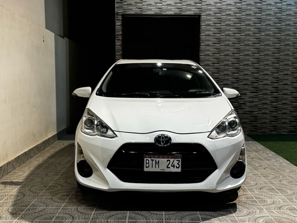 Toyota Aqua 2017 for Sale in Karachi Image-1