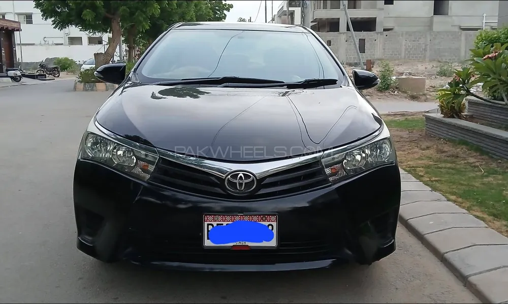 Toyota Corolla 2015 for Sale in Karachi Image-1