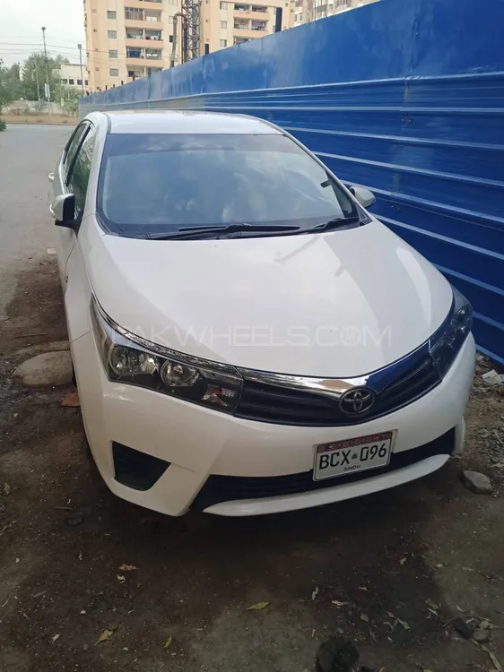 Toyota Corolla 2015 for Sale in Karachi Image-1