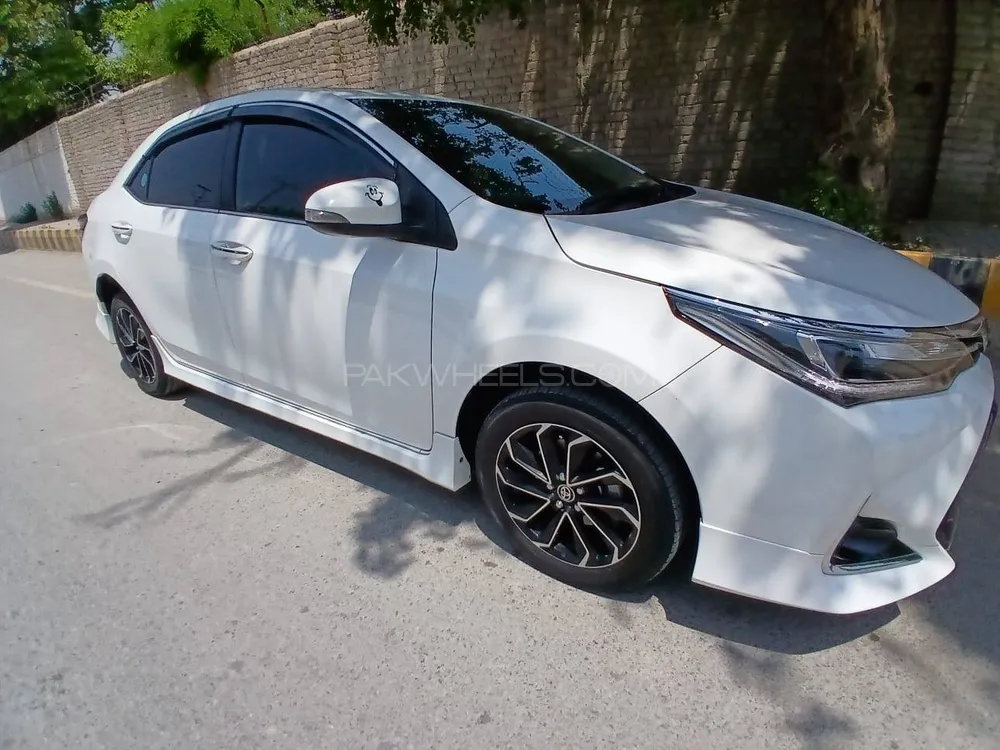 Toyota Corolla 2023 for Sale in Peshawar Image-1