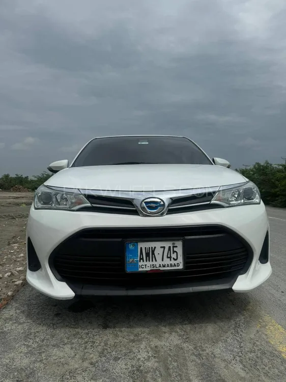 Toyota Corolla Axio 2018 for Sale in Rawalpindi Image-1